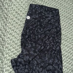 Black printed lululemon leggings